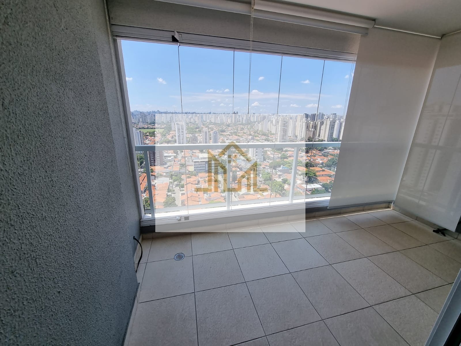 Brooklin 1 Dormitório Semi-Mobiliado 1 Vaga 45m²