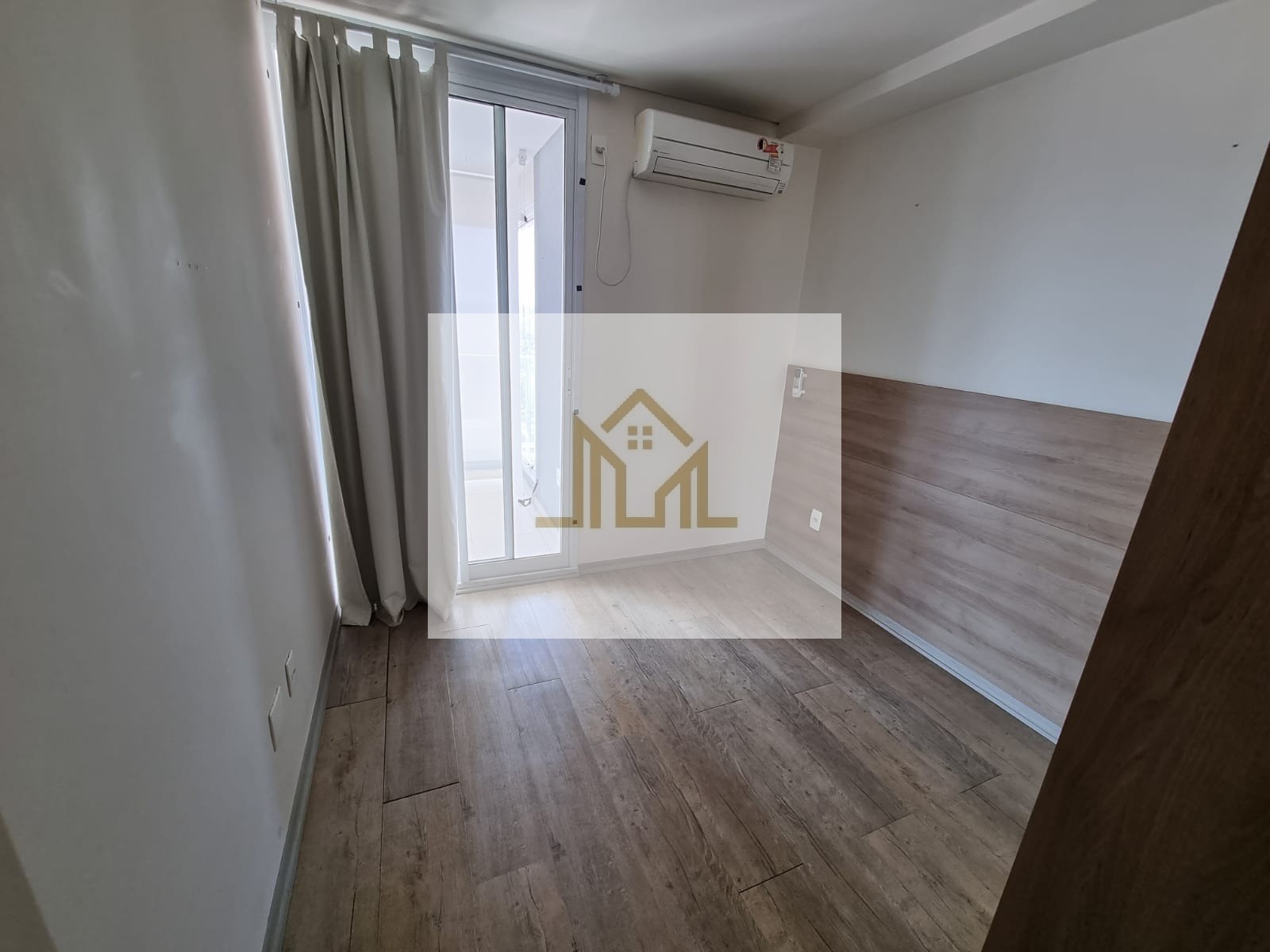 Brooklin 1 Dormitório Semi-Mobiliado 1 Vaga 45m²
