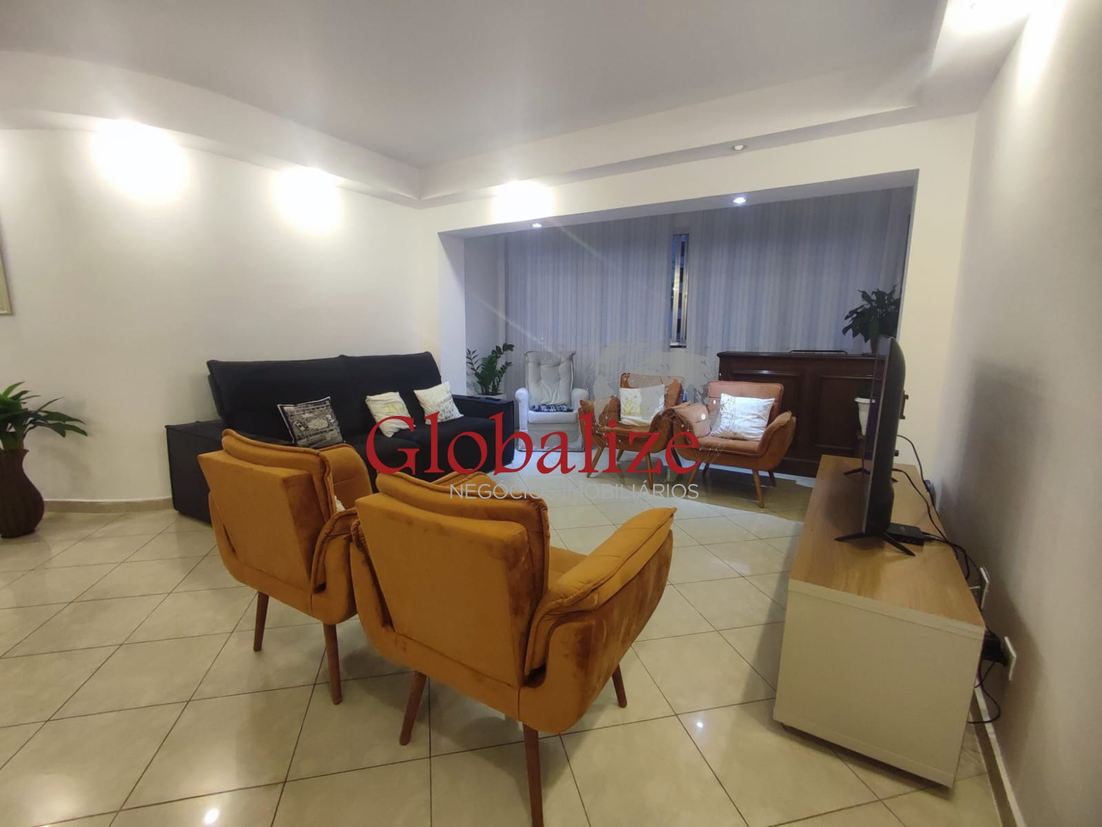Apartamento à venda com 3 quartos, 167m² - Foto 2