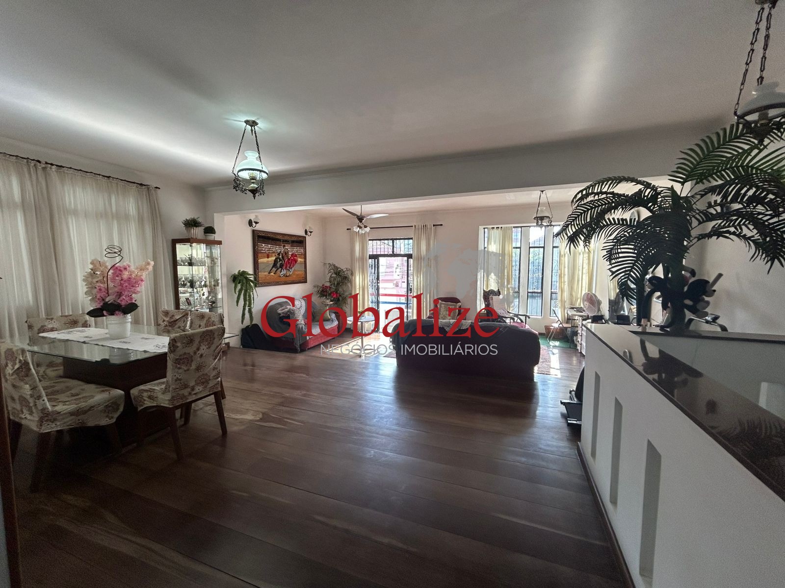 Casa, 4 quartos, 186 m² - Foto 1
