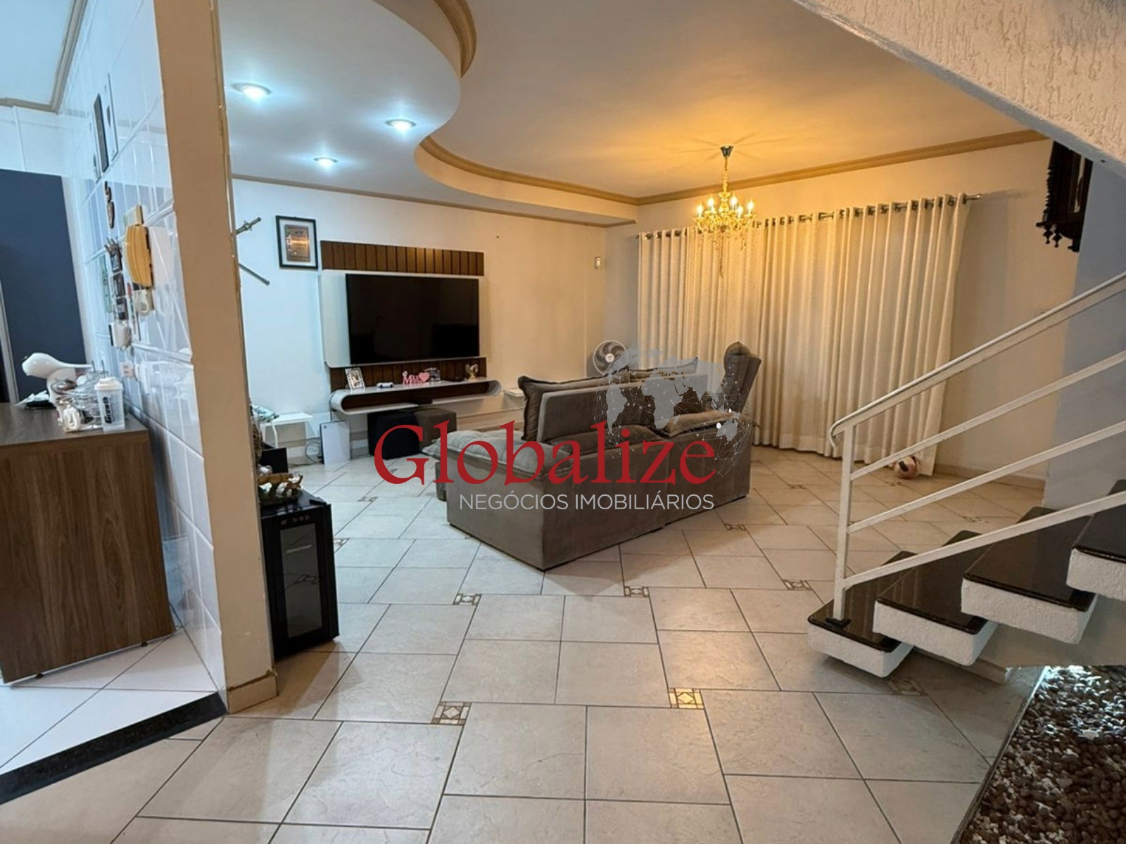 Casa, 5 quartos, 208 m² - Foto 1