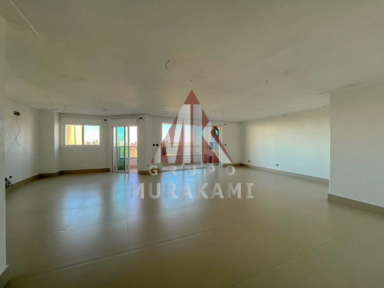Apartamento à venda com 3 quartos, 238m² - Foto 2