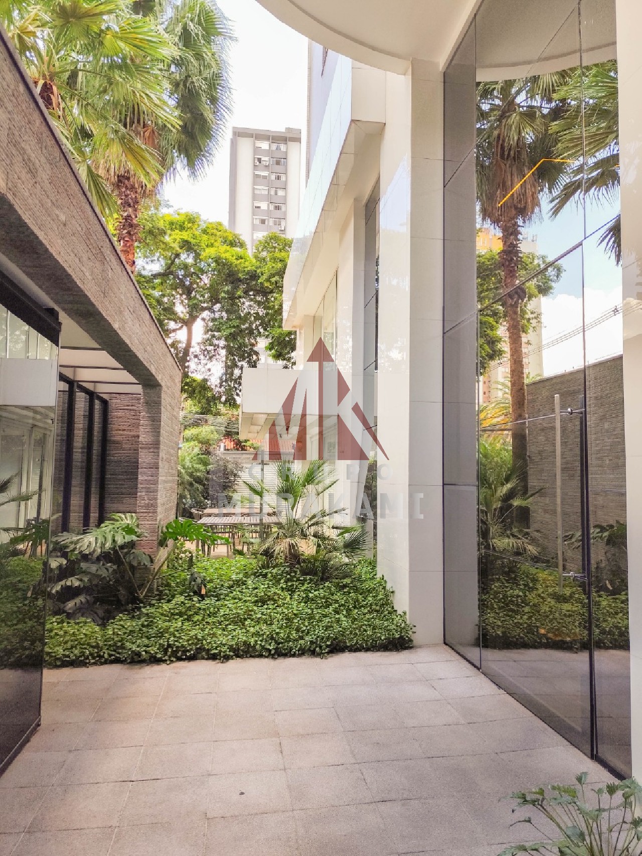 Apartamento à venda com 3 quartos, 341m² - Foto 3