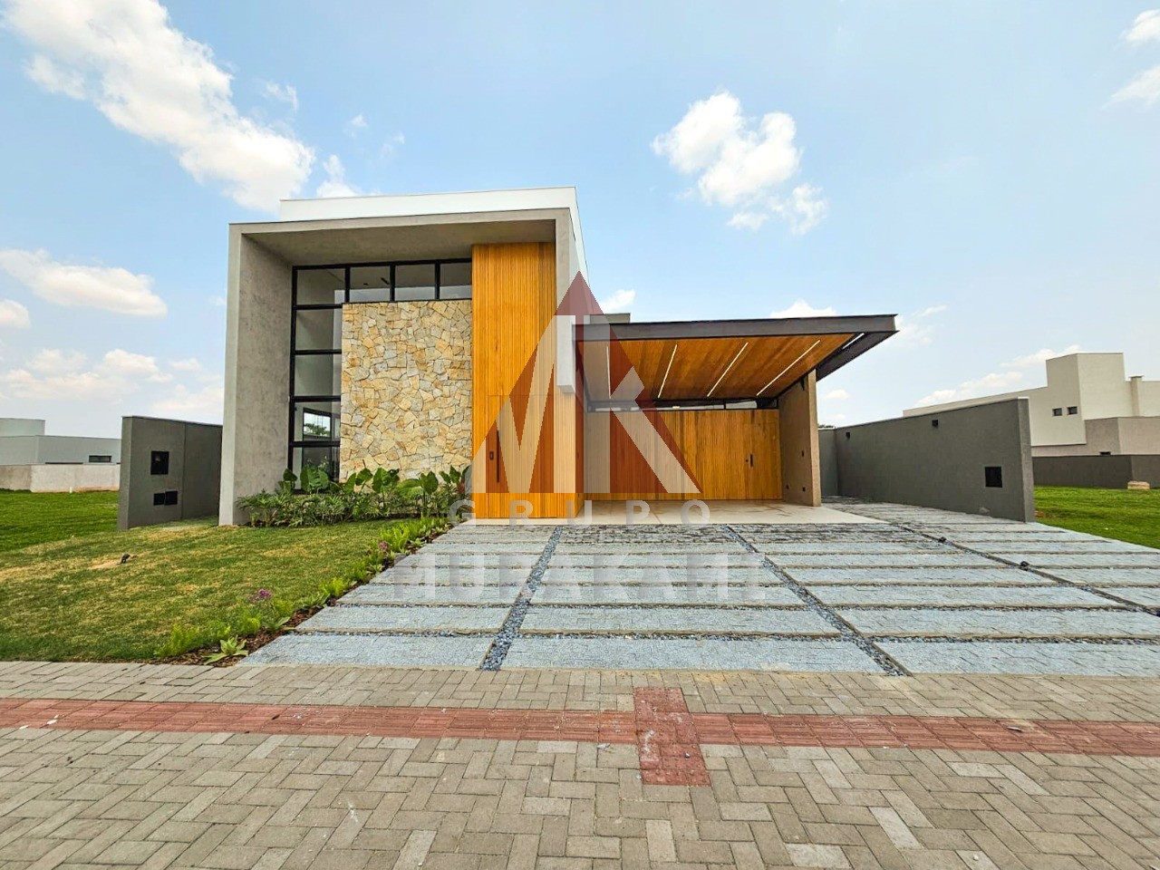 Casa de Condomínio à venda com 4 quartos, 280m² - Foto 1