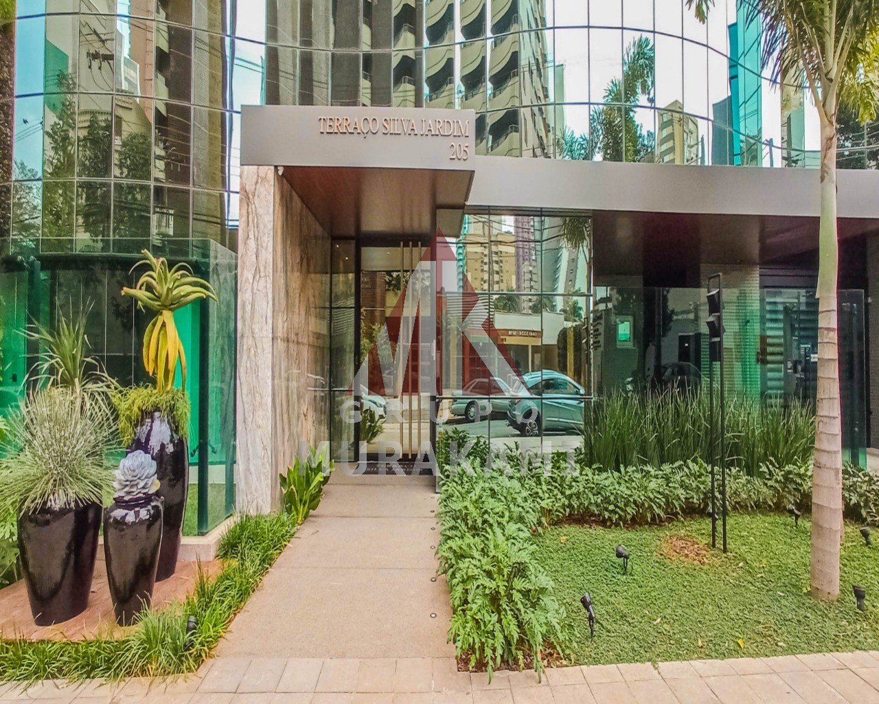 Apartamento para alugar com 4 quartos, 220m² - Foto 1