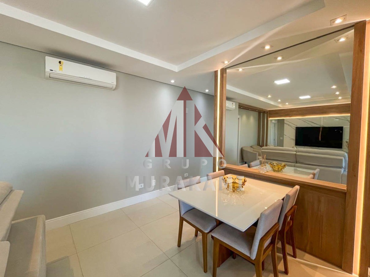 Apartamento à venda com 3 quartos, 137m² - Foto 2