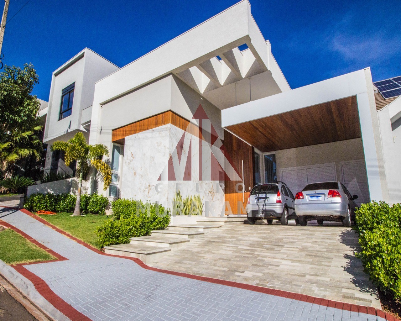 Casa de Condomínio à venda com 4 quartos, 317m² - Foto 2
