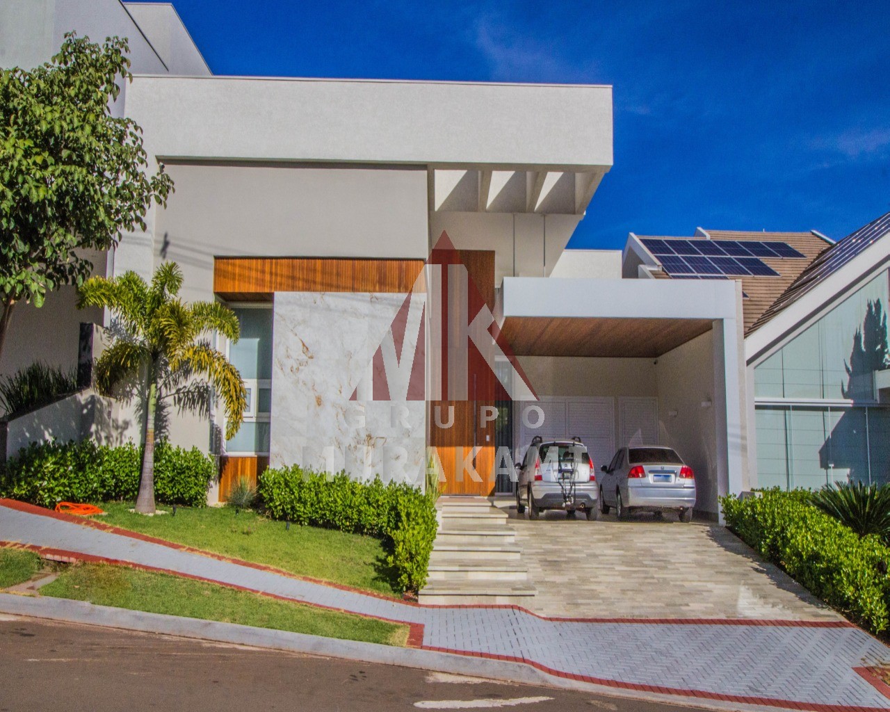 Casa de Condomínio à venda com 4 quartos, 317m² - Foto 1