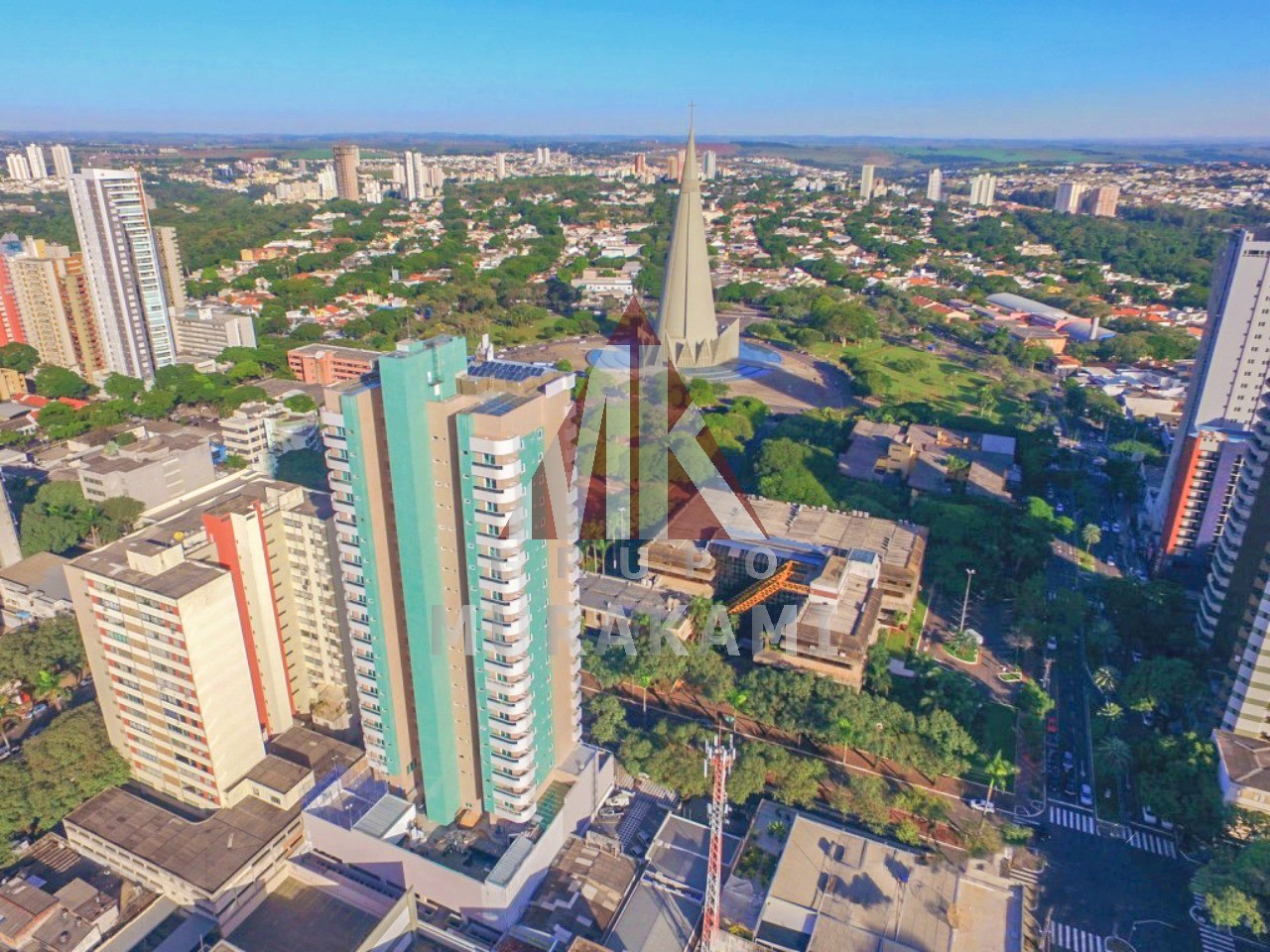 Apartamento à venda com 4 quartos, 238m² - Foto 1