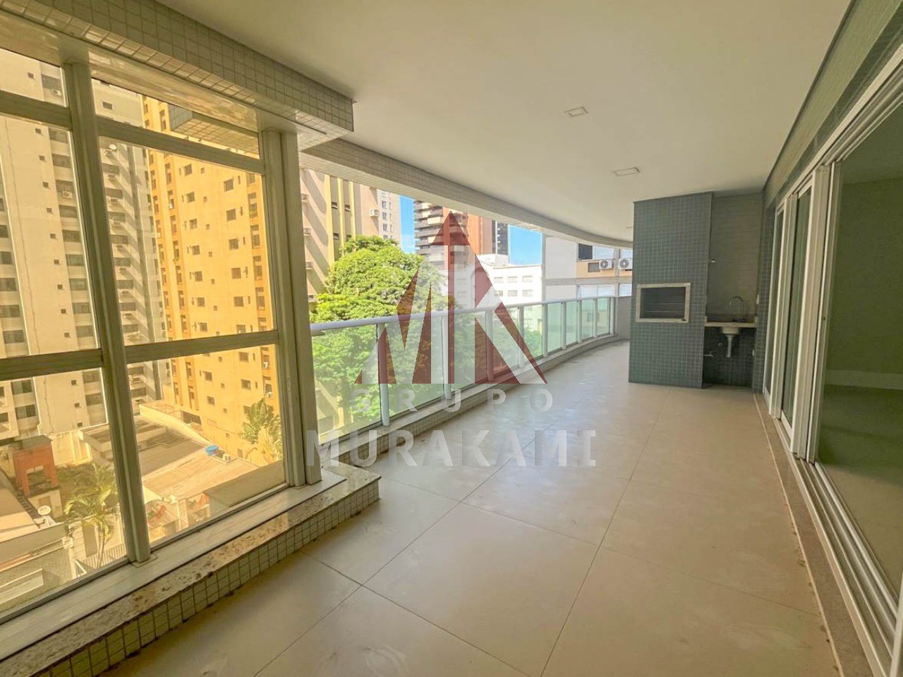 Apartamento à venda com 3 quartos, 207m² - Foto 4