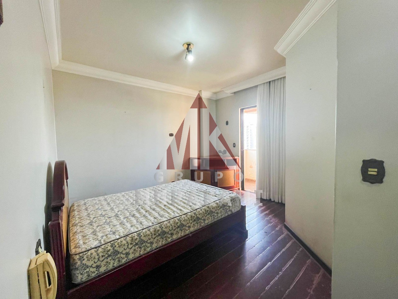Apartamento à venda com 3 quartos, 189m² - Foto 25