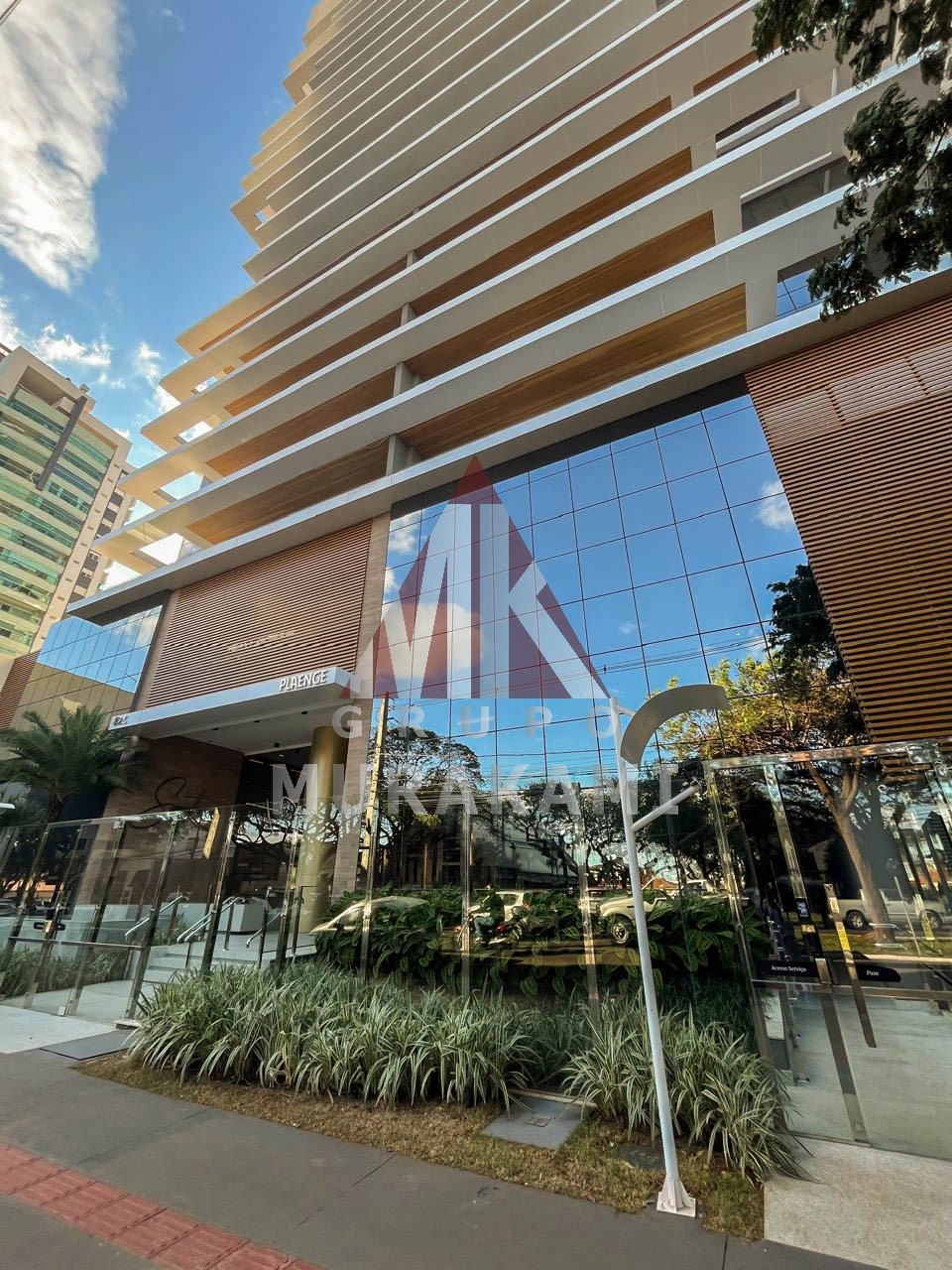 Apartamento à venda com 3 quartos, 250m² - Foto 1