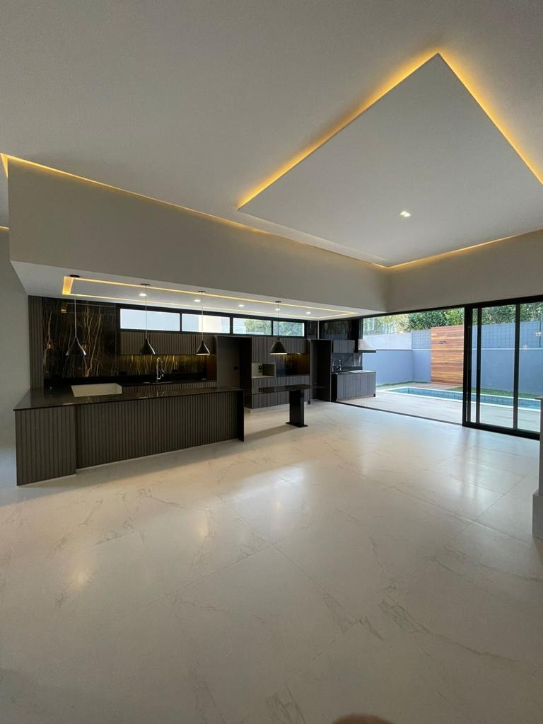 CASA RESIDENCIAL em SANTANA DE PARNAÍBA - SP, TAMBORÉ