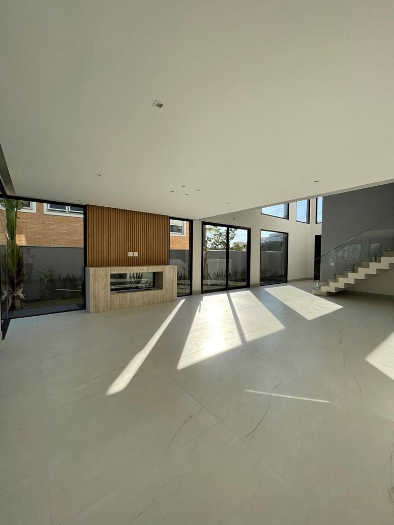 CASA RESIDENCIAL em SANTANA DE PARNAÍBA - SP, TAMBORÉ