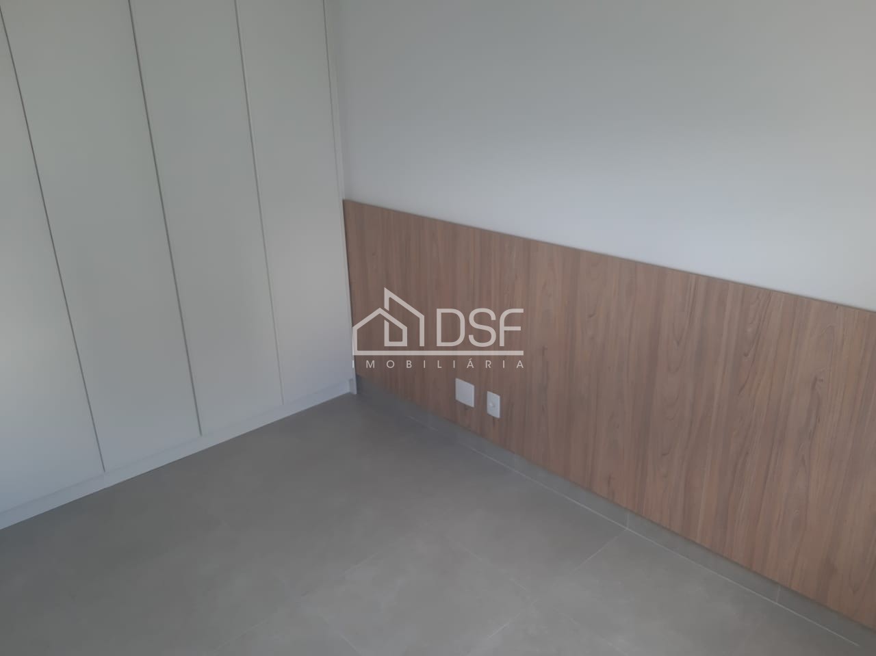 Imperdível! Apartamento à venda em Alphaville Empresarial, Barueri-SP. 2 quartos, 2 salas, 1 vaga, 52m².