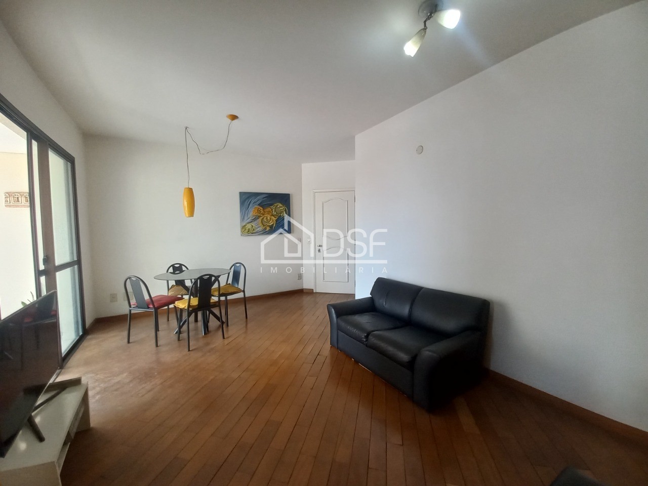 Apto à venda Moema/Pássaros : 3 quartos, suíte, 2 salas, 4 banheiros, 2 vagas de garagem, 95m².