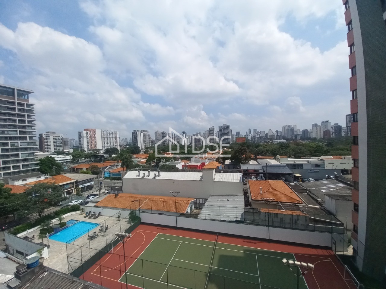 Apto à venda Moema/Pássaros : 3 quartos, suíte, 2 salas, 4 banheiros, 2 vagas de garagem, 95m².