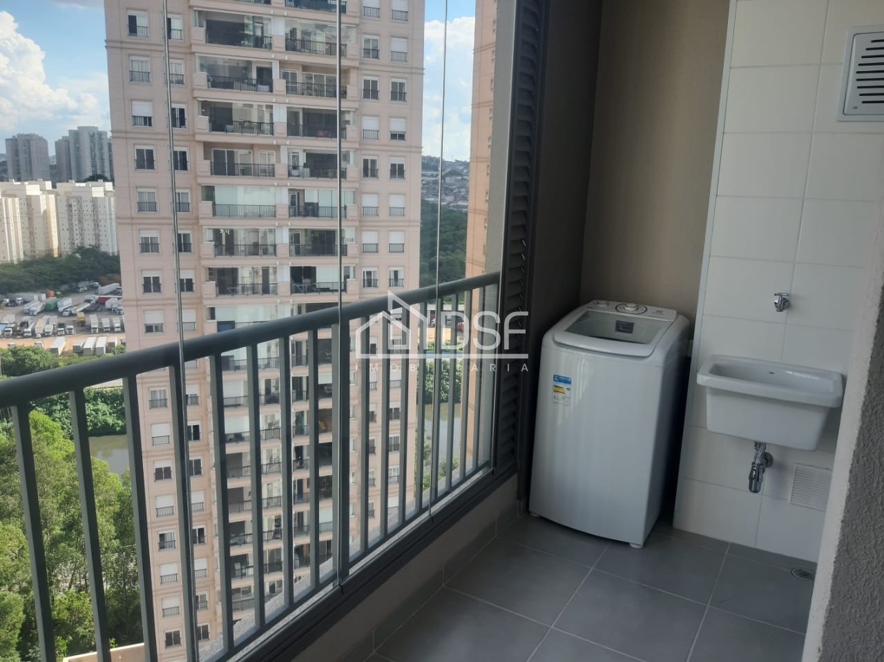 Imperdível! Apartamento à venda em Alphaville Empresarial, Barueri-SP. 2 quartos, 2 salas, 1 vaga, 52m².