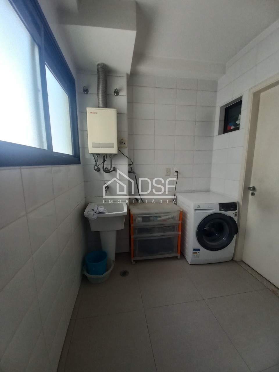 Apto à venda Moema/Pássaros : 3 quartos, suíte, 2 salas, 4 banheiros, 2 vagas de garagem, 95m².
