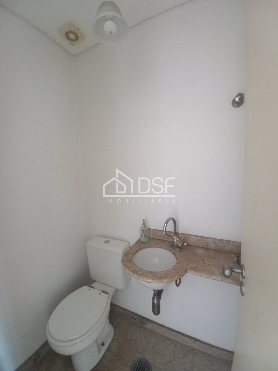 Apto à venda Moema/Pássaros : 3 quartos, suíte, 2 salas, 4 banheiros, 2 vagas de garagem, 95m².