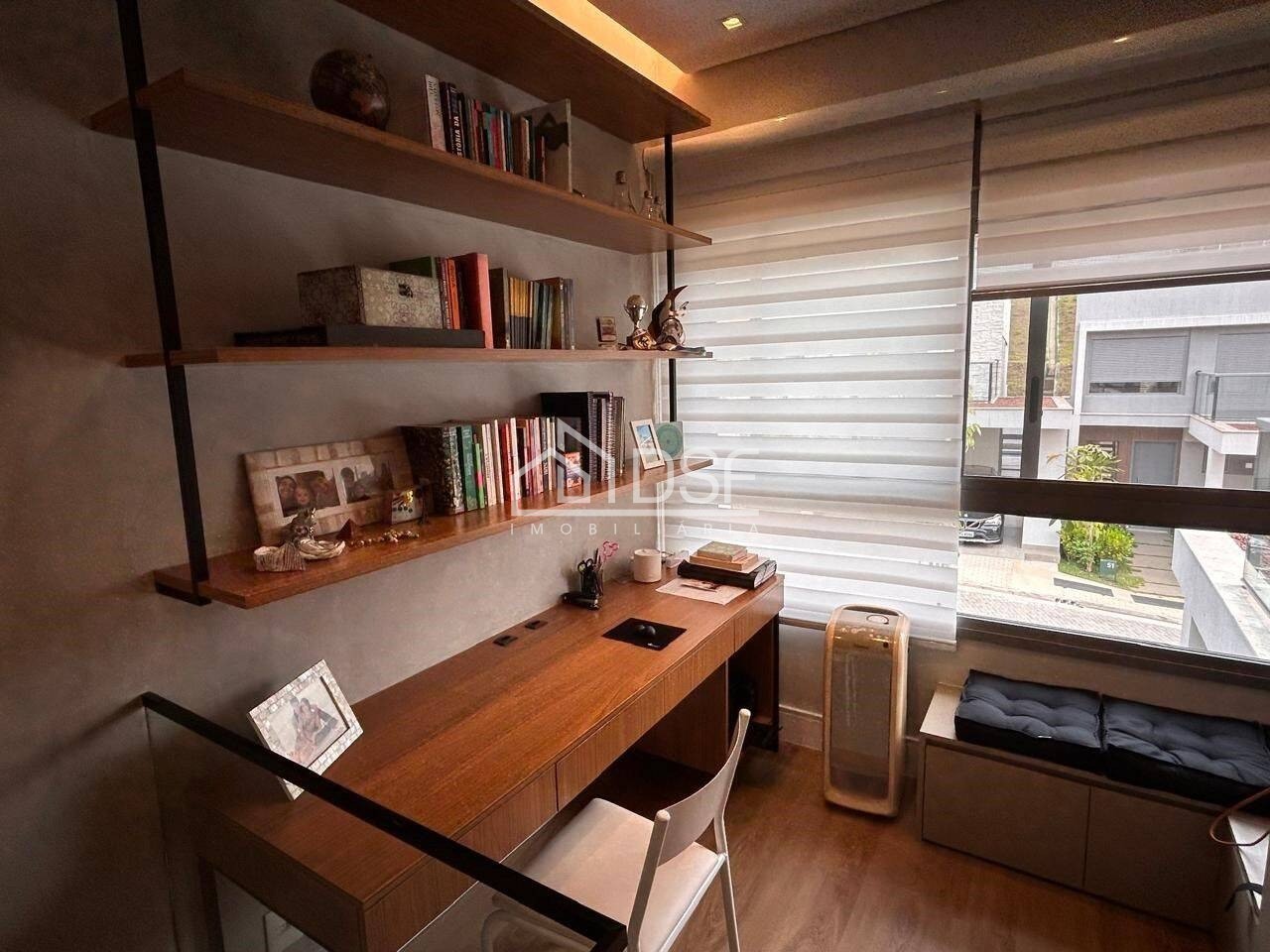 Casa residencial em santana de parnaíba - sp, tamboré