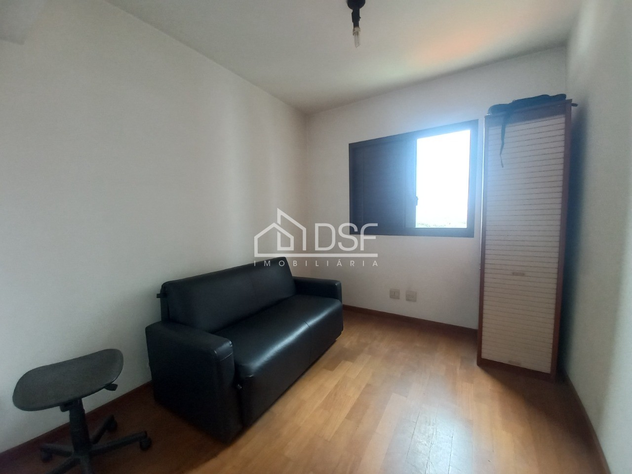 Apto à venda Moema/Pássaros : 3 quartos, suíte, 2 salas, 4 banheiros, 2 vagas de garagem, 95m².