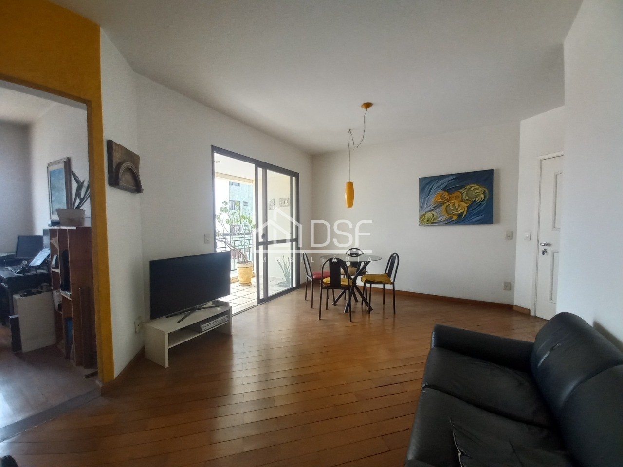 Apto à venda Moema/Pássaros : 3 quartos, suíte, 2 salas, 4 banheiros, 2 vagas de garagem, 95m².