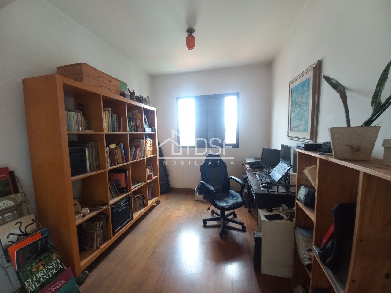 Apto à venda Moema/Pássaros : 3 quartos, suíte, 2 salas, 4 banheiros, 2 vagas de garagem, 95m².