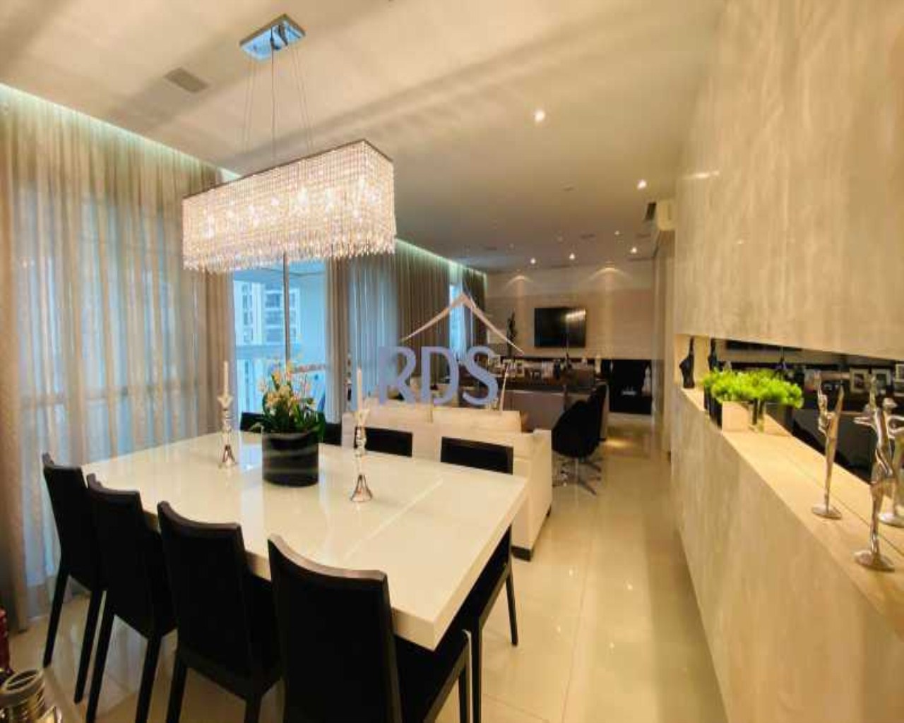 Apartamento, 3 quartos, 251 m² - Foto 1
