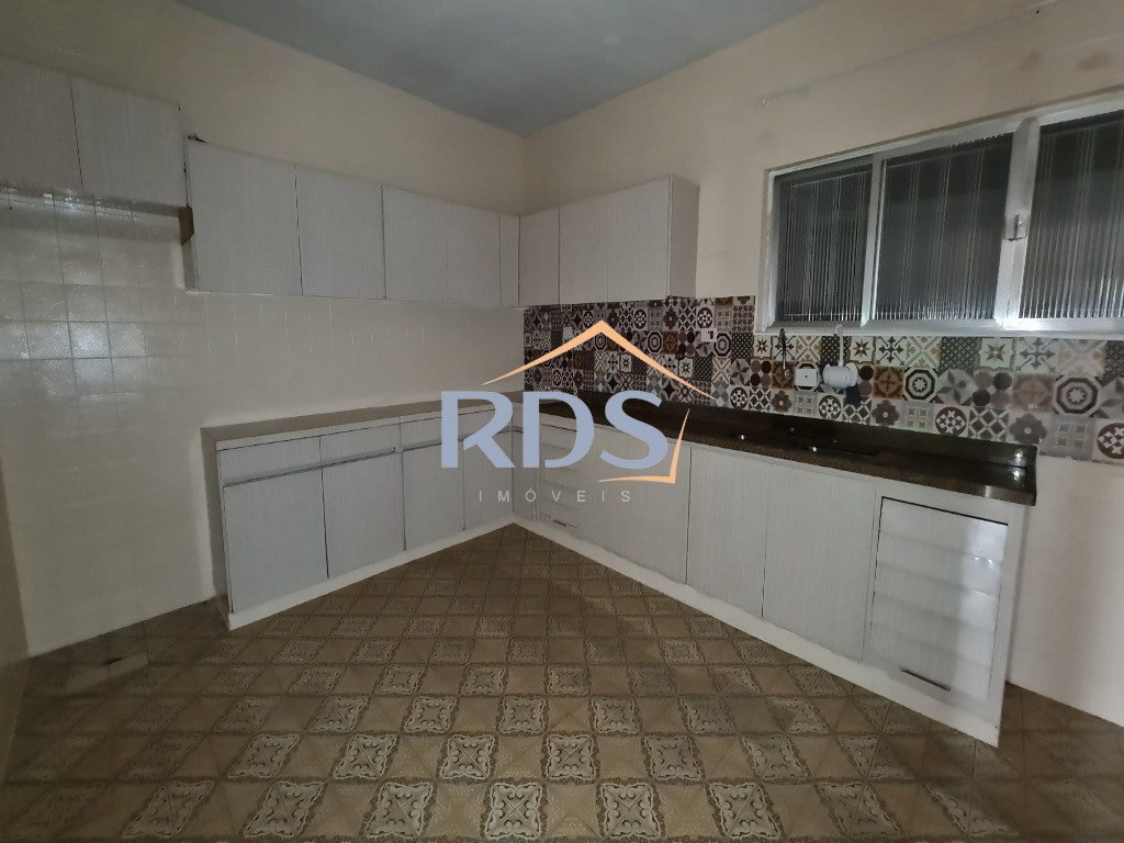 Casa à venda com 3 quartos, 181m² - Foto 4