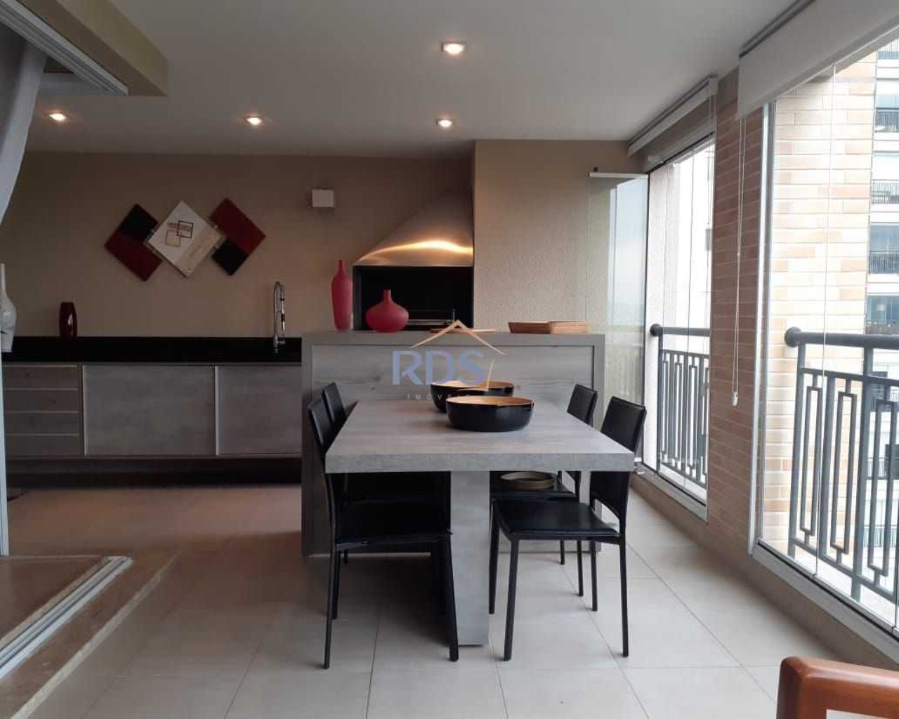 Apartamento à venda com 3 quartos, 134m² - Foto 3