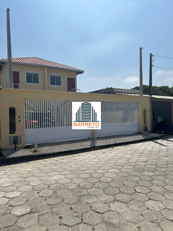 Casa à venda no bairro suarão em itanhaém litoral de sp