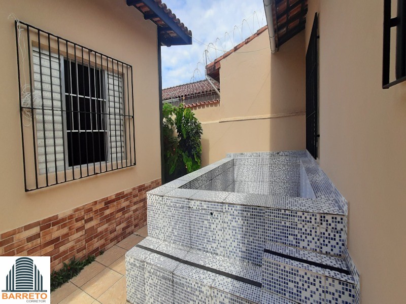 Casa à venda no bairro suarão em itanhaém litoral de sp