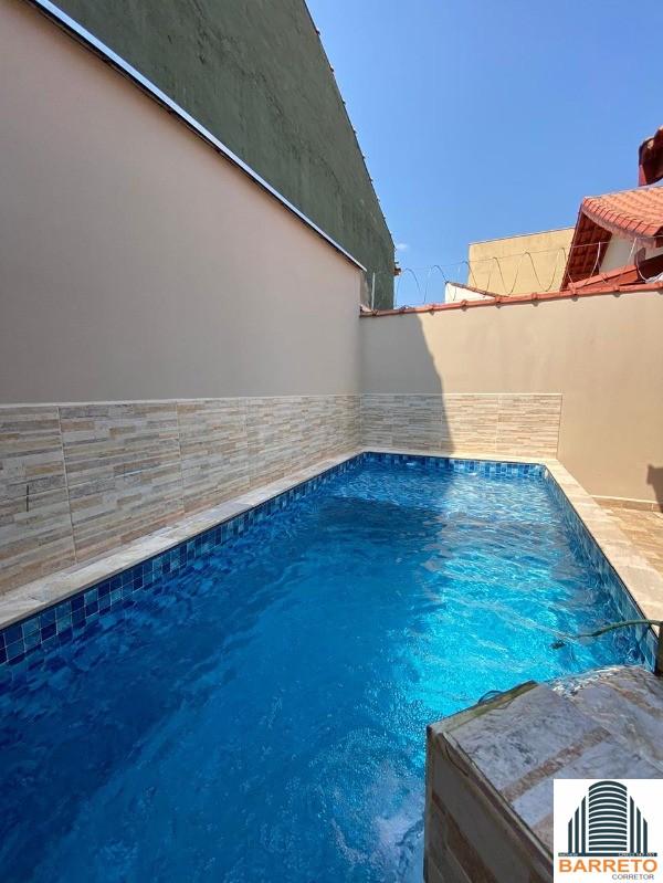 Casa nova com piscina à venda no bairro plataforma em mongag