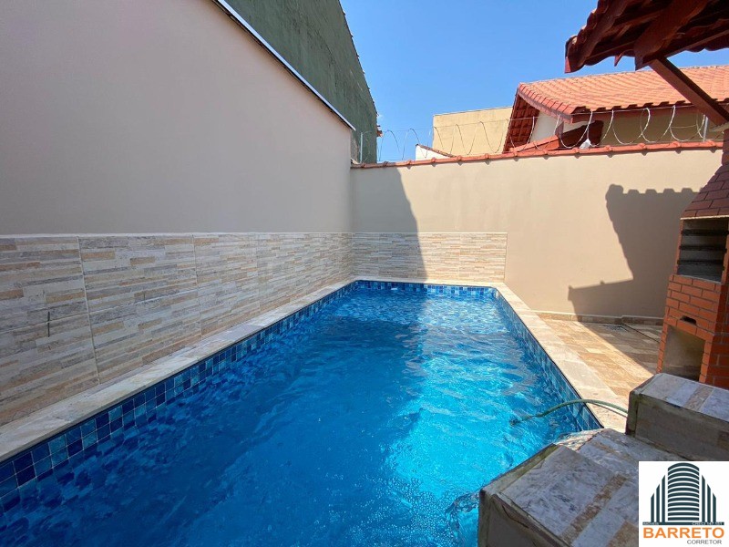 Casa nova com piscina à venda no bairro plataforma em mongag