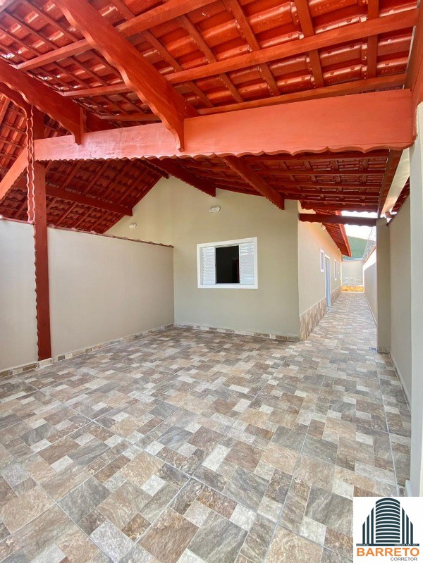 Casa nova com piscina à venda no bairro plataforma em mongag