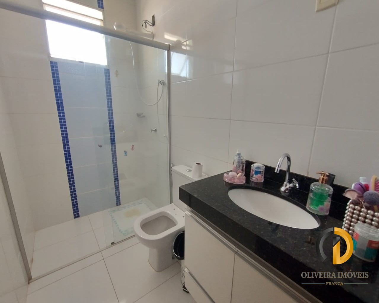 Lindo apartamento e bem localizado á venda.