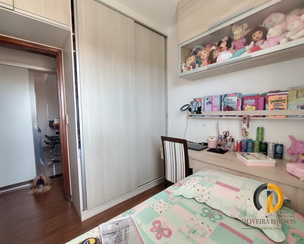 Lindo apartamento e bem localizado á venda.