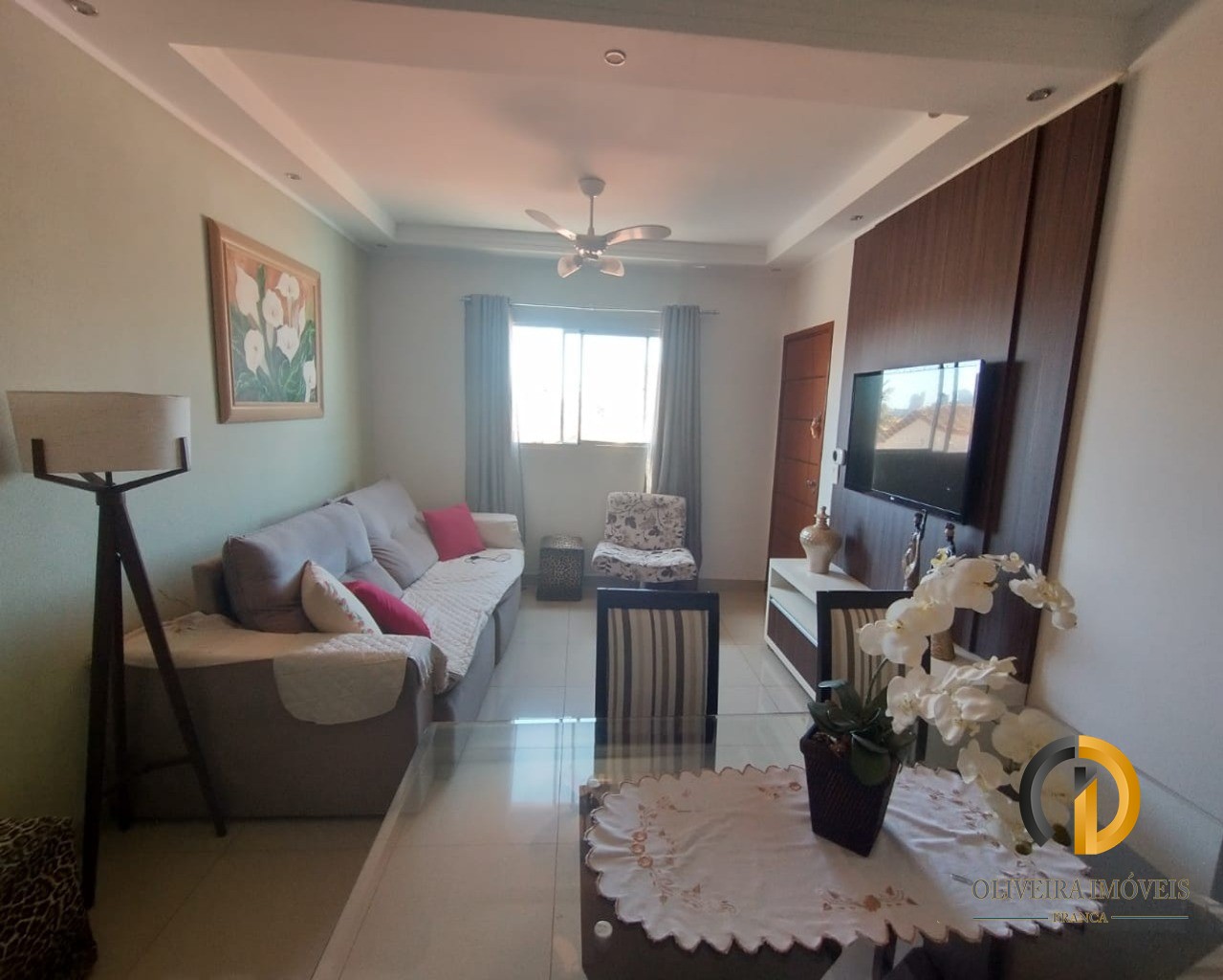 Lindo apartamento e bem localizado á venda.