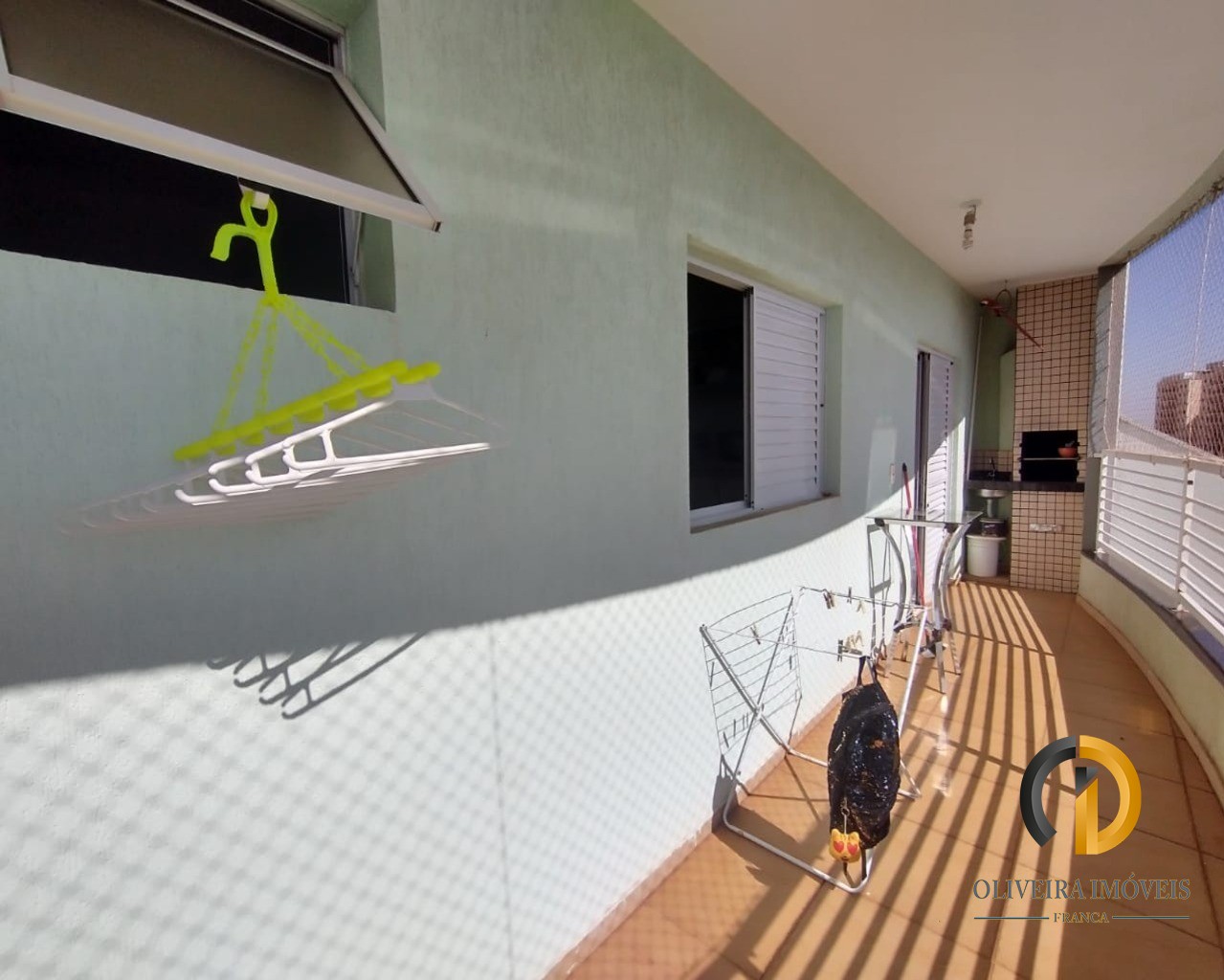 Lindo apartamento e bem localizado á venda.