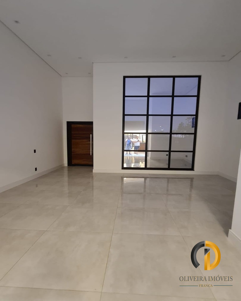 Linda casa de alto padrão á venda
