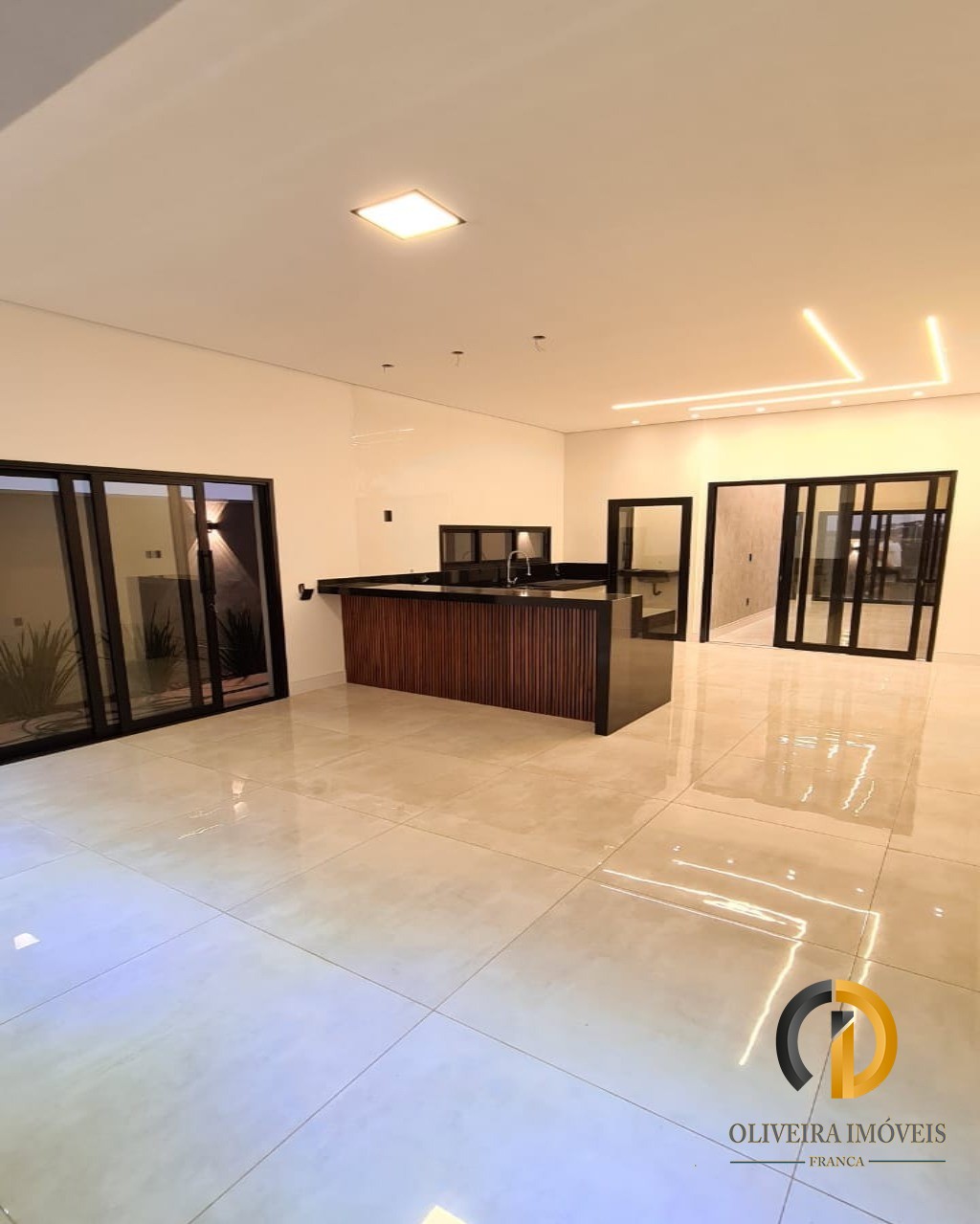 Linda casa de alto padrão á venda