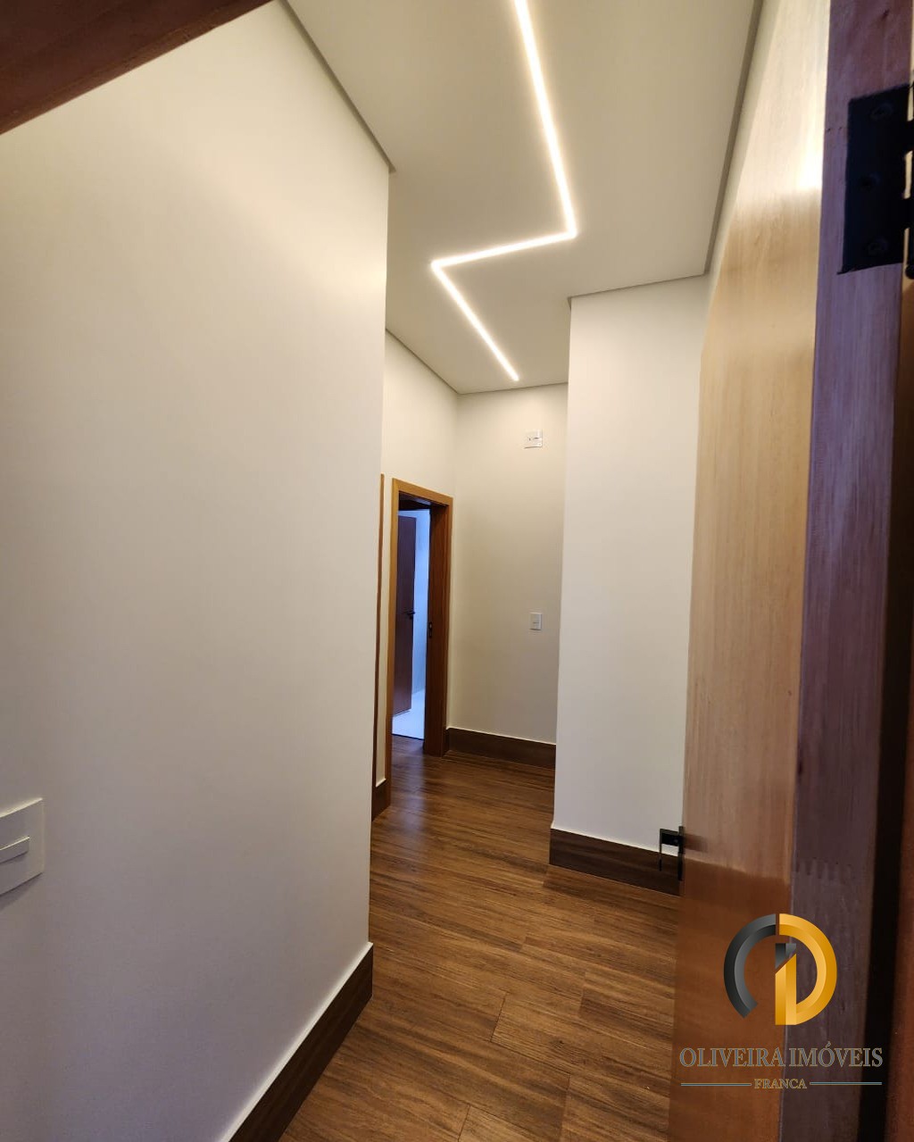 Linda casa com projeto diferenciado a venda Jardim Piratininga- Franca Sp