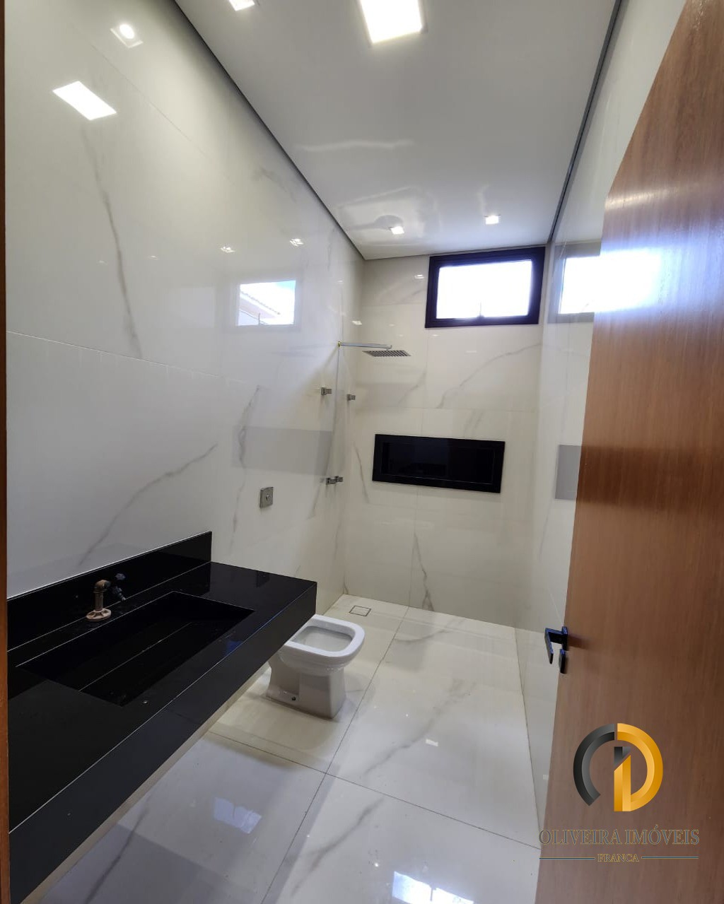Linda casa com projeto diferenciado a venda Jardim Piratininga- Franca Sp