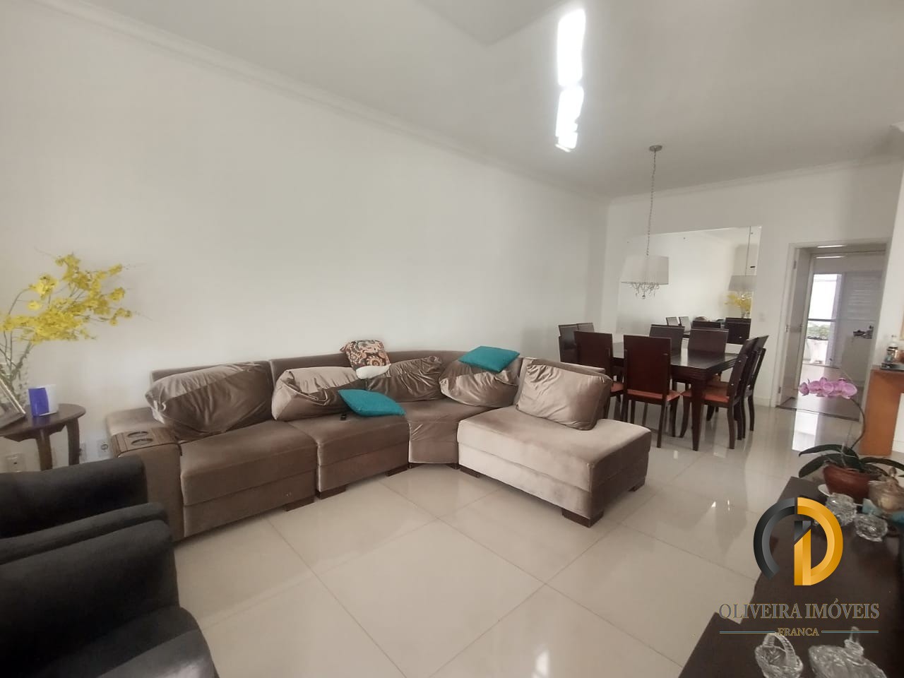 Linda residencia á venda!!
