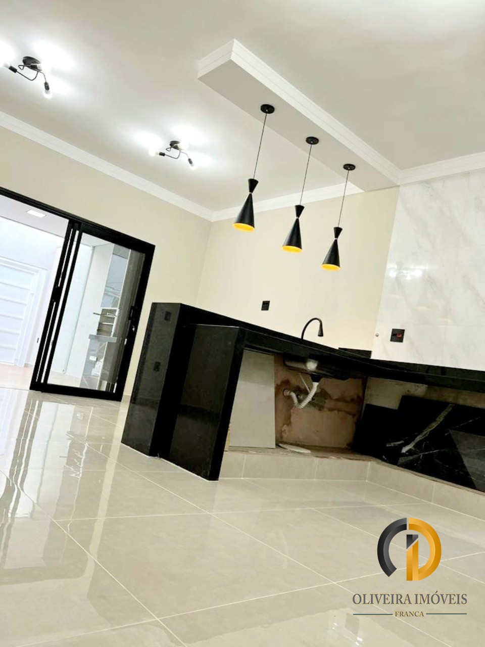 Encantadora casa com espaço amplo e moderno