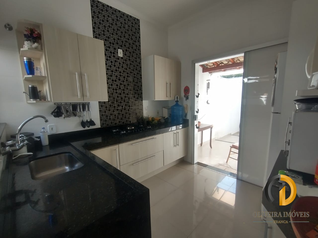 Linda residencia á venda!!