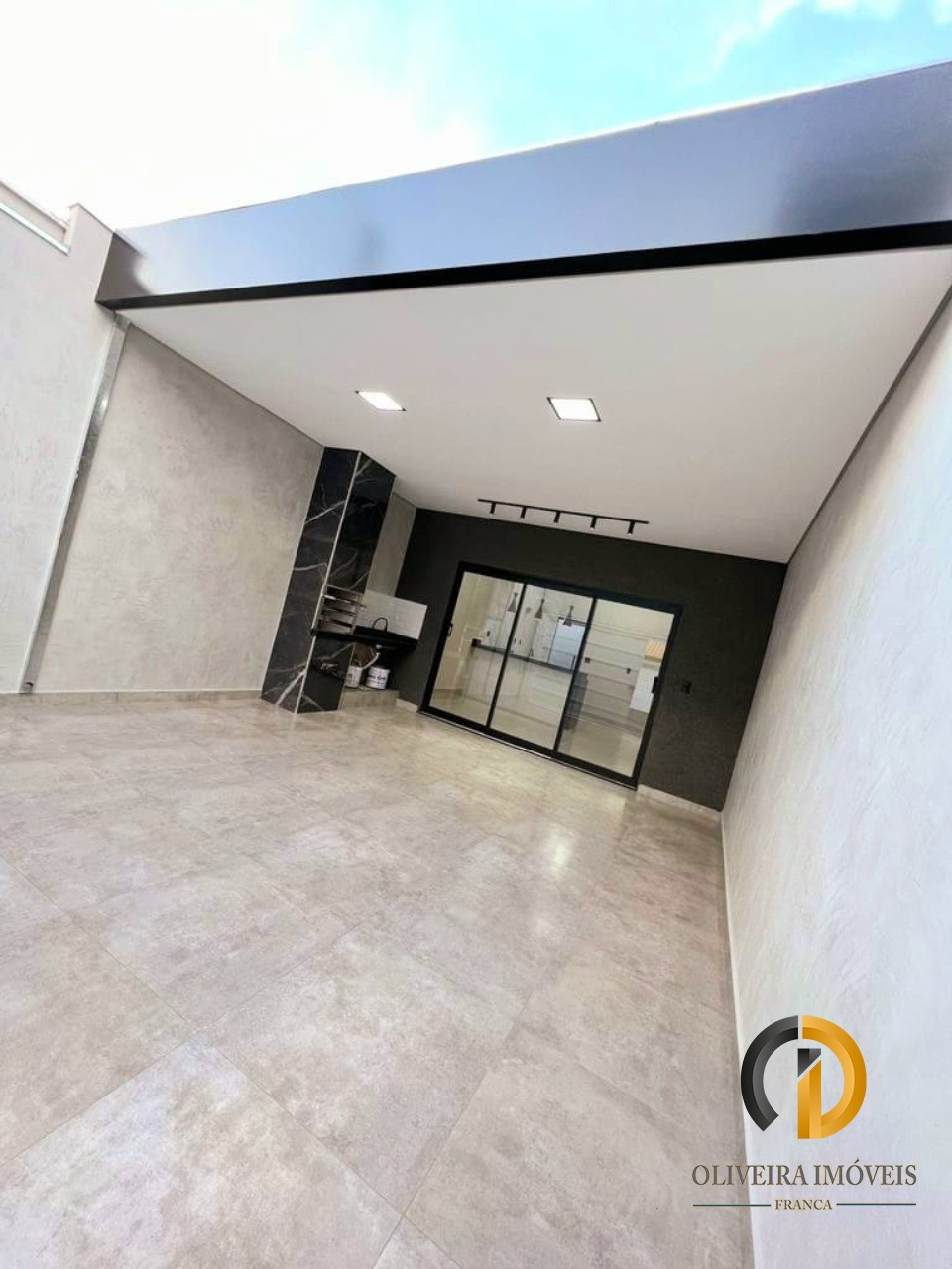 Encantadora casa com espaço amplo e moderno