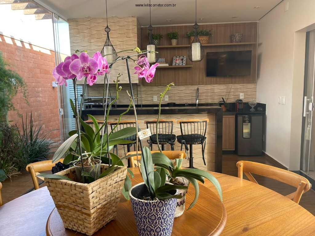 Casa  à venda — foto 1 de 12