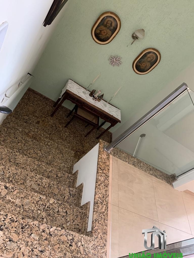 Imóvel Exclusivo no Centro de Bragança Paulista-SP: Casa de 3 Quartos, 1 Suíte, 2 Salas e 2 Vagas de Garagem!